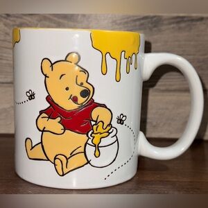 Cute 🥰 Disney Winnie The Pooh Bear Honey Jar Pot Drip with Bees Ceramic Mug
